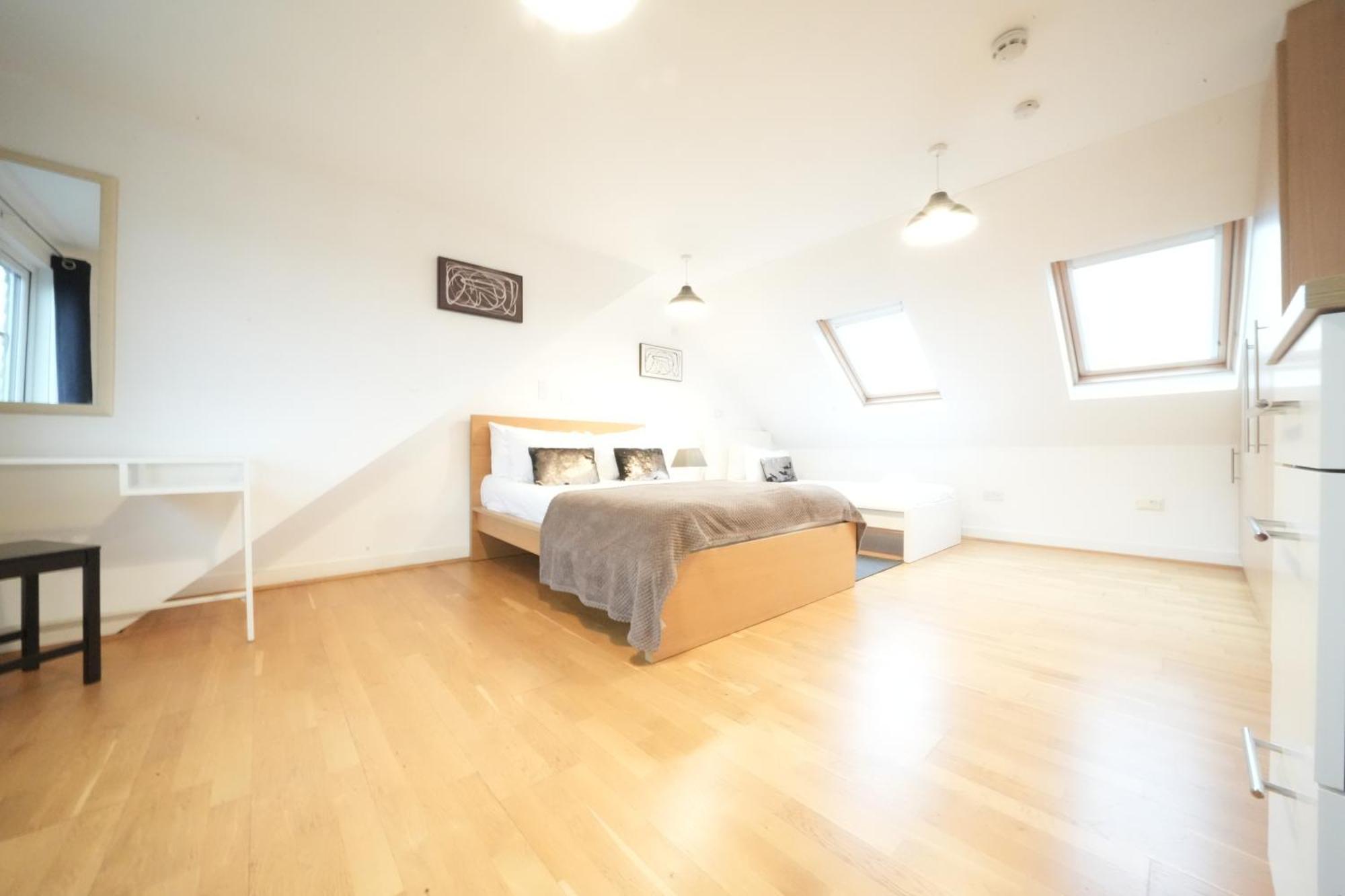 Great Airport Sleep Apartment Harmondsworth Ngoại thất bức ảnh